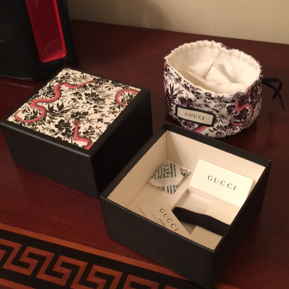 Gucci jewelry accessory box and pouch - Picture 7 of 11